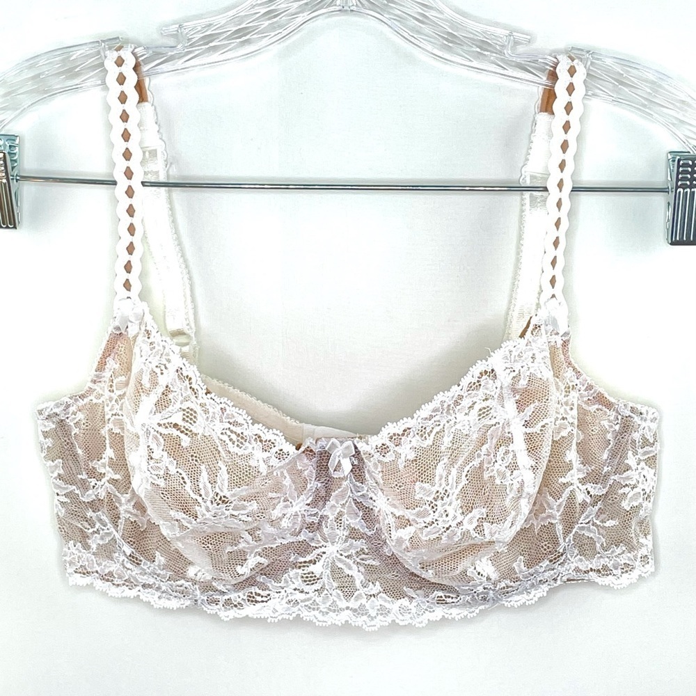 Vintage Victoria Secret White Lace Bra and Throng Panty Lingerie Set Sz 34D/M